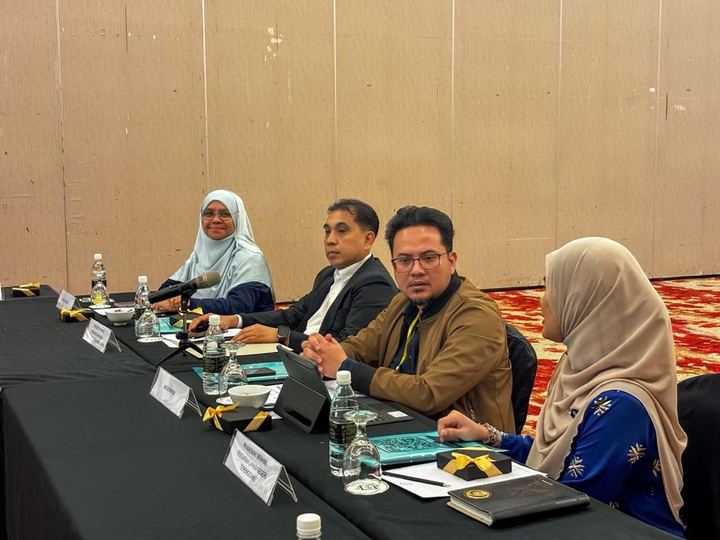 Wakil agensi dalam sesi perbincangan